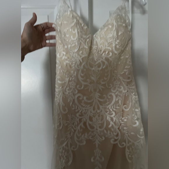 Wedding dress - Picture 5 of 5